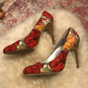 Jessica Simpson floral pumps